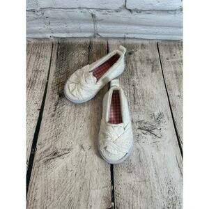 KOALA KIDS Girl’s White Eyelet Lace Slip-On Sneakers / Size: 5